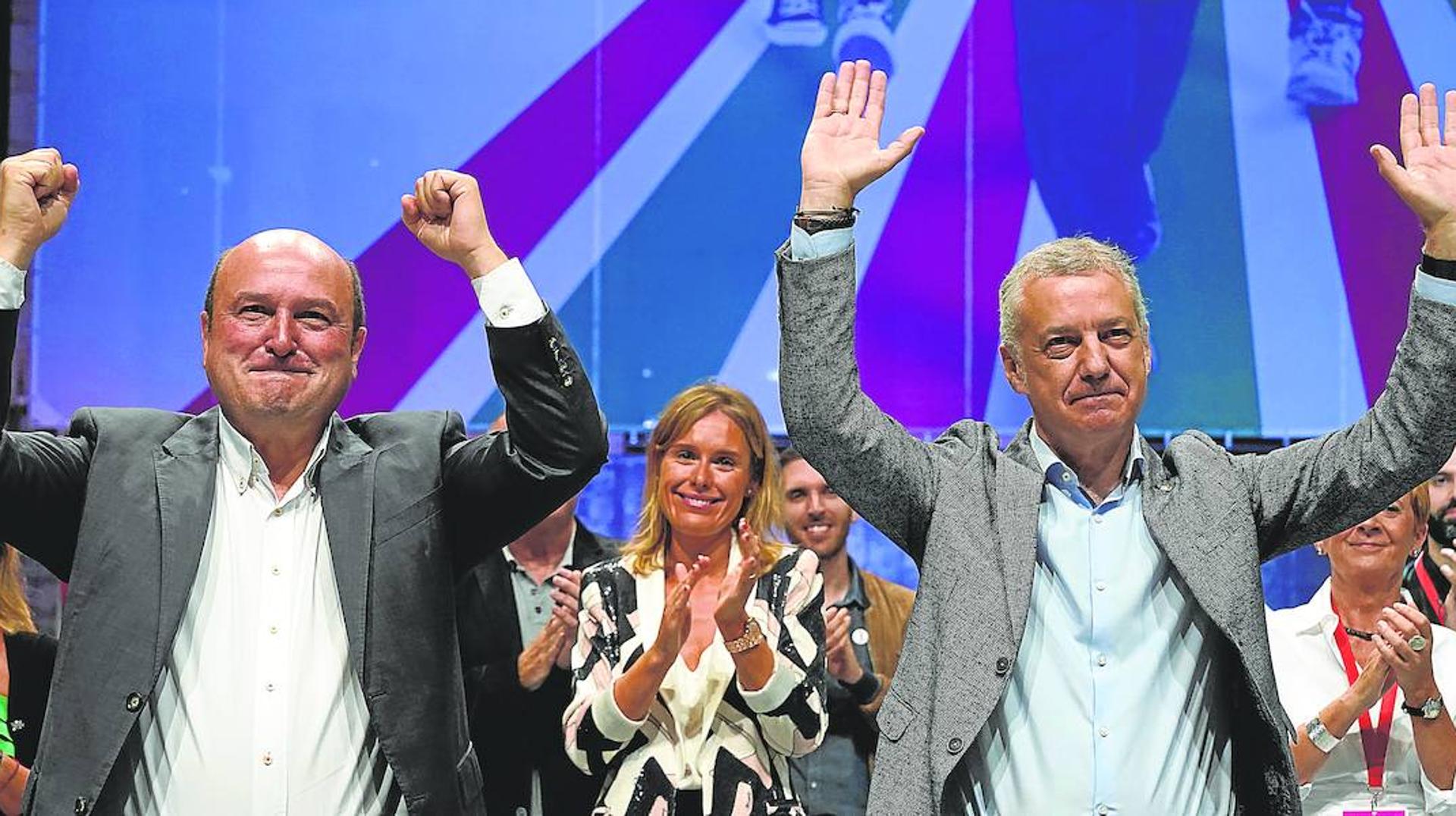 El PNV busca un revulsivo y comunica a Urkullu que no será el candidato